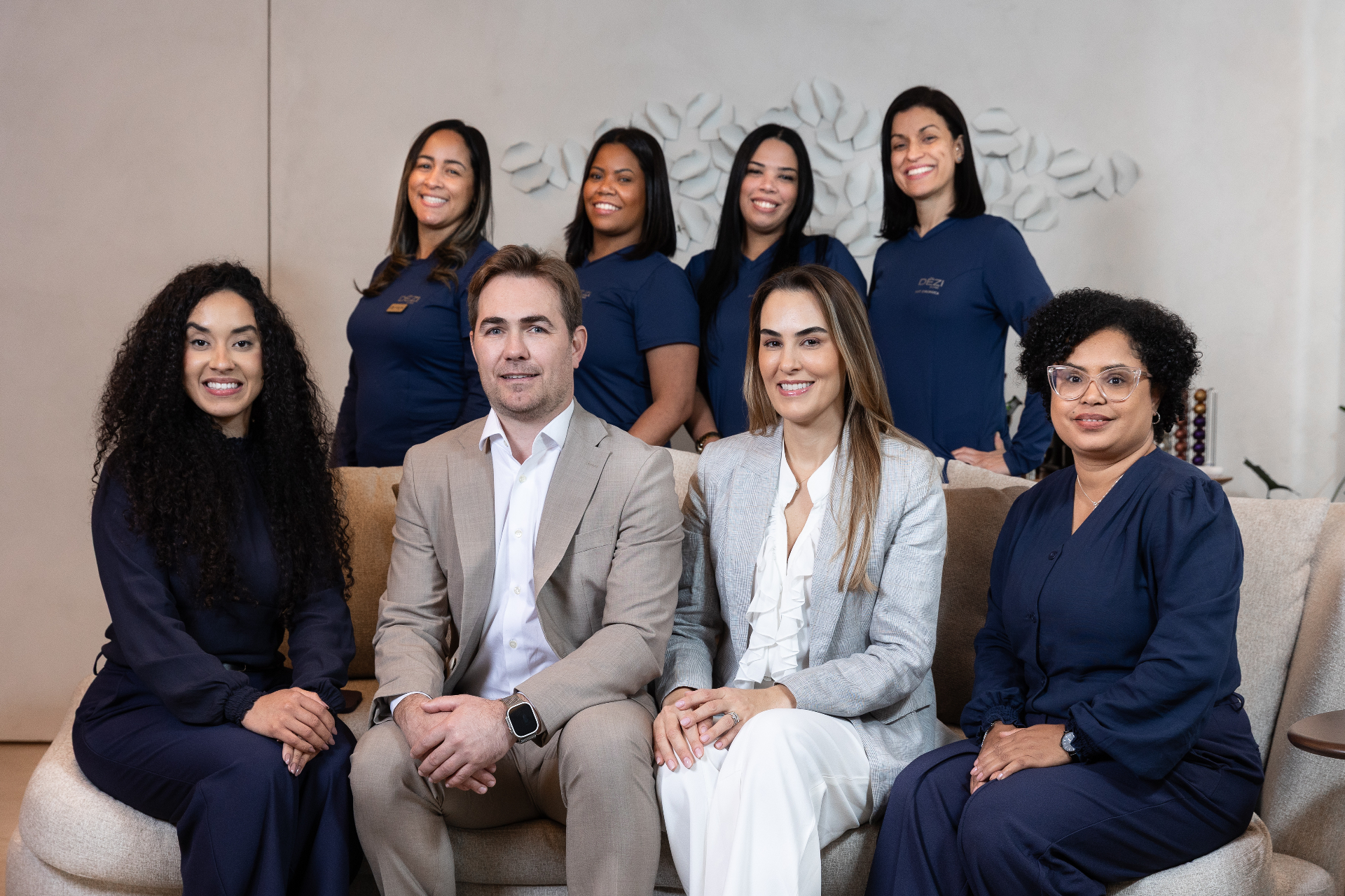 Equipe de atendimento Dēzi